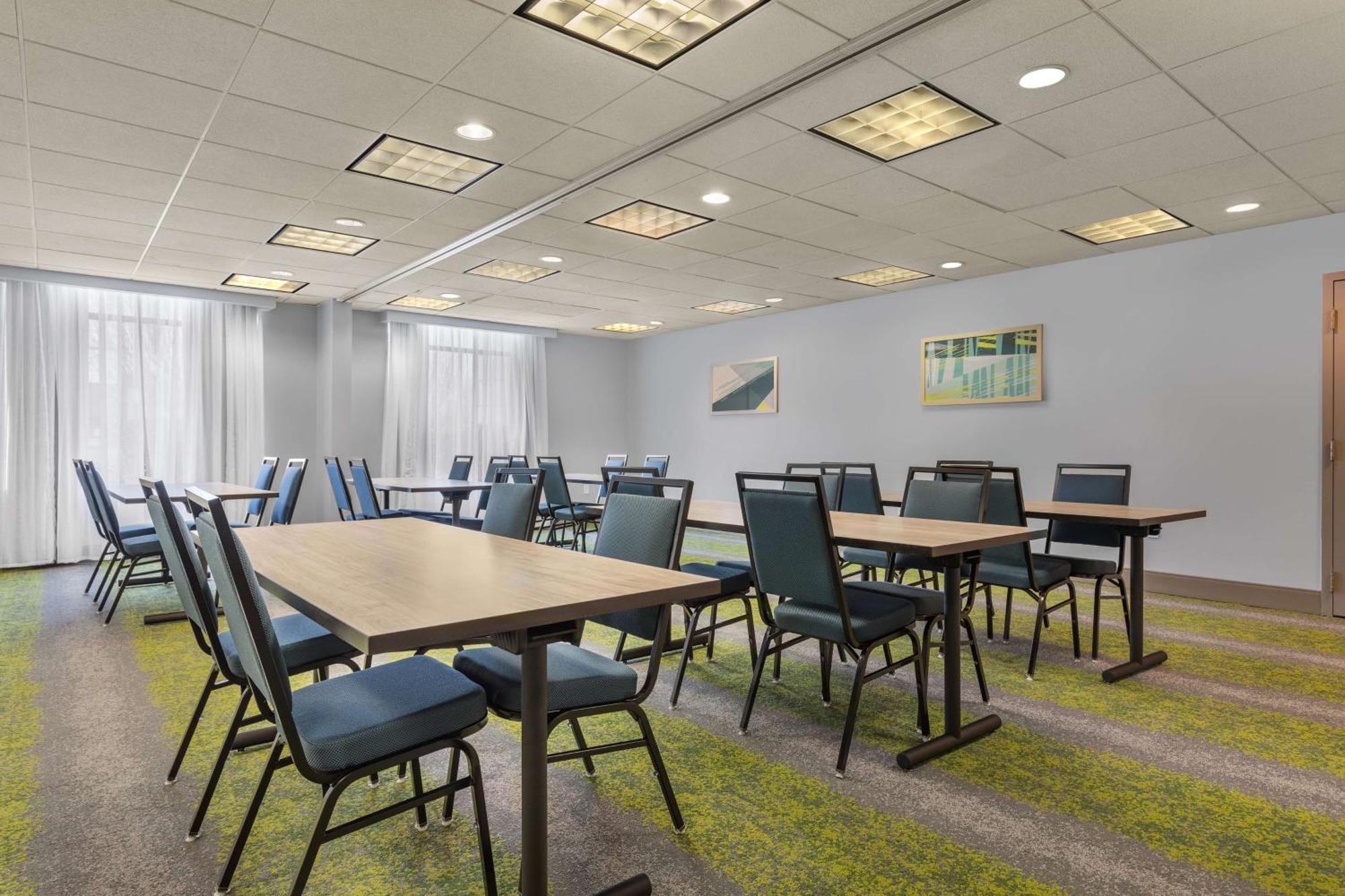 Spark By Hilton Winchester Extérieur photo